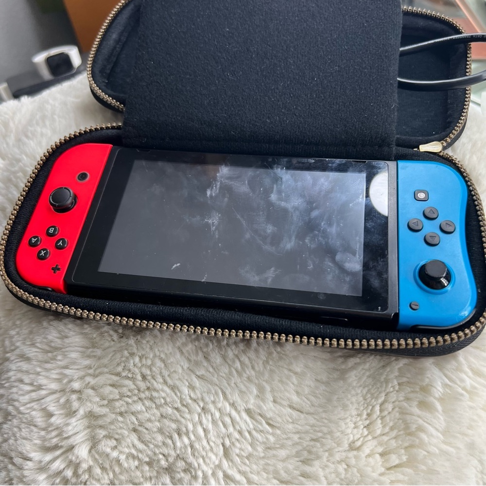 Nintendo switch - Picture 2 of 2